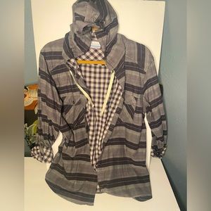 Columbia Women’s XL Layering Button Down Jacket with Hoodie